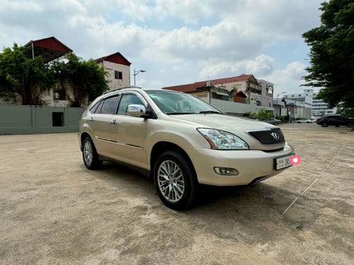 Lexus 330 ឆ្នាំ04 ប៉ុង1ម្ចាស់ដេីមដែកបាតស្អាតខ្ចីរំលស់សុត100%បាន