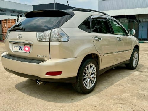 Lexus 330 ឆ្នាំ04 ប៉ុង1ម្ចាស់ដេីមដែកបាតស្អាតខ្ចីរំលស់សុត100%បាន