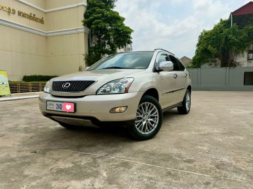Lexus 330 ឆ្នាំ04 ប៉ុង1ម្ចាស់ដេីមដែកបាតស្អាតខ្ចីរំលស់សុត100%បាន