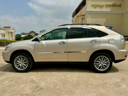 Lexus 330 ឆ្នាំ04 ប៉ុង1ម្ចាស់ដេីមដែកបាតស្អាតខ្ចីរំលស់សុត100%បាន