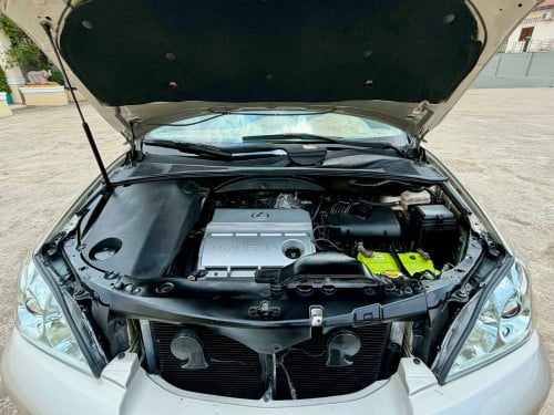 Lexus 330 ឆ្នាំ04 ប៉ុង1ម្ចាស់ដេីមដែកបាតស្អាតខ្ចីរំលស់សុត100%បាន