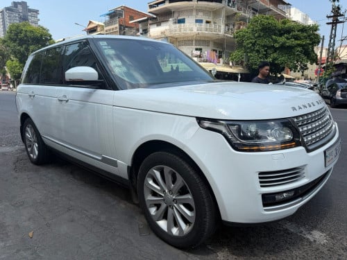 Rang Rover Vogue Autobiography ឆ្នាំ2014 full option ទឹកថ្នាំស្រុិនម៉ាជុំ100% (ម៉ាស៊ូត)