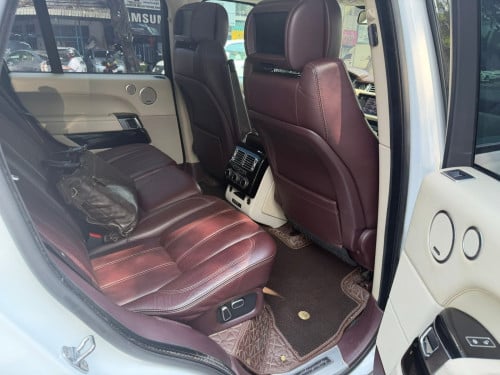 Rang Rover Vogue Autobiography ឆ្នាំ2014 full option ទឹកថ្នាំស្រុិនម៉ាជុំ100% (ម៉ាស៊ូត)