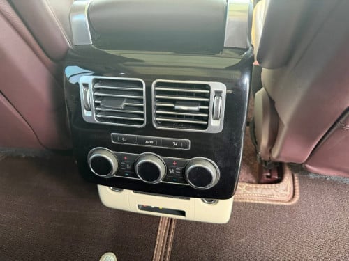 Rang Rover Vogue Autobiography ឆ្នាំ2014 full option ទឹកថ្នាំស្រុិនម៉ាជុំ100% (ម៉ាស៊ូត)
