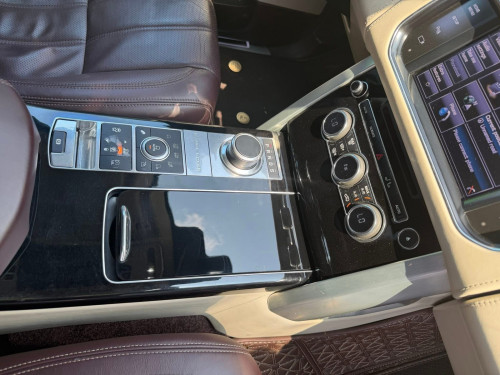 Rang Rover Vogue Autobiography ឆ្នាំ2014 full option ទឹកថ្នាំស្រុិនម៉ាជុំ100% (ម៉ាស៊ូត)