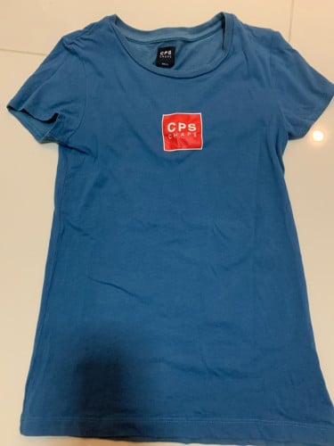Resell ពាក់បានម្ដងT  shirt