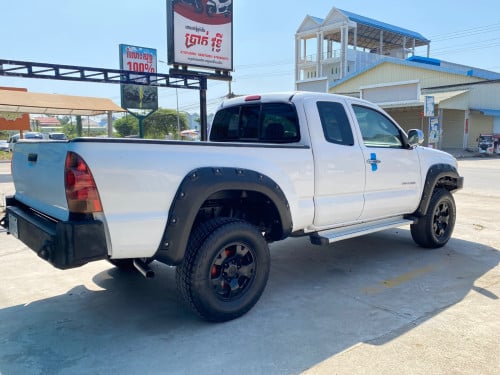 Tacoma 05 លេខដៃប៉ុង2 មានហ្គេសស្រាប់ 12500$