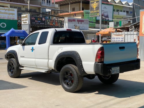 Tacoma 05 លេខដៃប៉ុង2 មានហ្គេសស្រាប់ 12500$