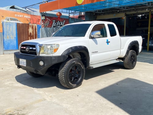 Tacoma 05 លេខដៃប៉ុង2 មានហ្គេសស្រាប់ 12500$