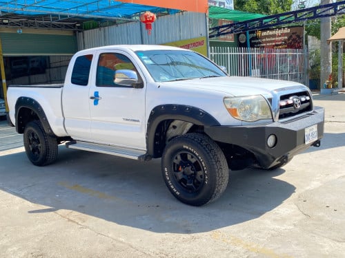 Tacoma 05 លេខដៃប៉ុង2 មានហ្គេសស្រាប់ 12500$