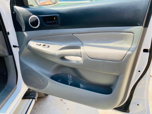 Tacoma 05 លេខដៃប៉ុង2 មានហ្គេសស្រាប់ 12500$