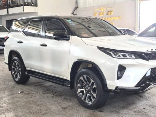 Toyota Fortuner 2021 Legender Full option