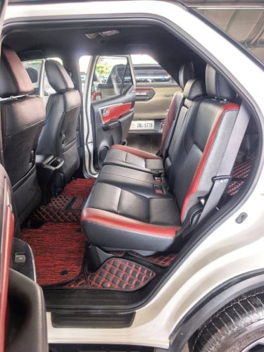 Toyota Fortuner 2021 Legender Full option