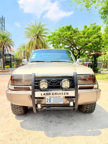 Toyota Land Cruiser 1992 បង់រំលោះបាន២៥ខេត្តក្រុង