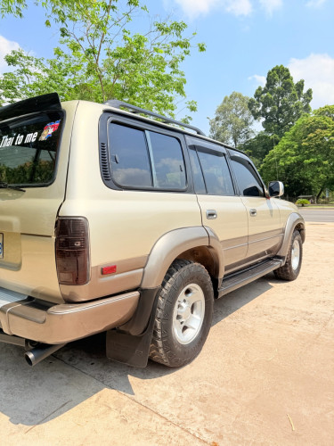 Toyota Land Cruiser 1992 បង់រំលោះបាន២៥ខេត្តក្រុង