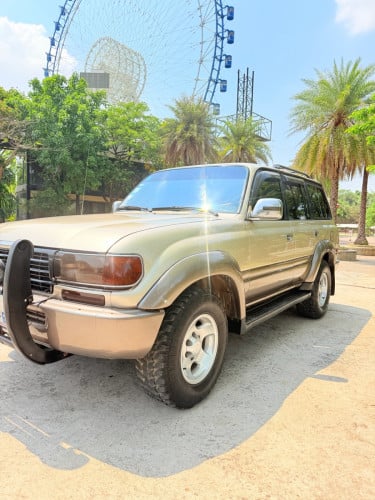 Toyota Land Cruiser 1992 បង់រំលោះបាន២៥ខេត្តក្រុង