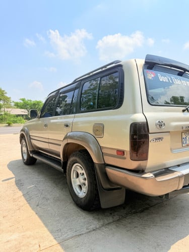 Toyota Land Cruiser 1992 បង់រំលោះបាន២៥ខេត្តក្រុង