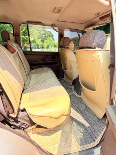 Toyota Land Cruiser 1992 បង់រំលោះបាន២៥ខេត្តក្រុង