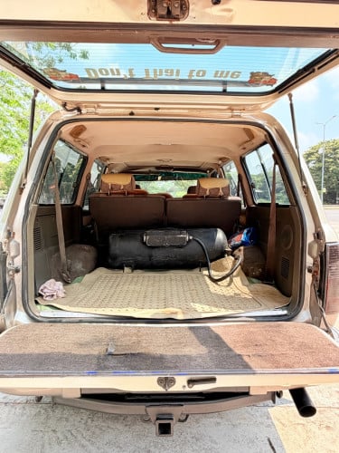 Toyota Land Cruiser 1992 បង់រំលោះបាន២៥ខេត្តក្រុង