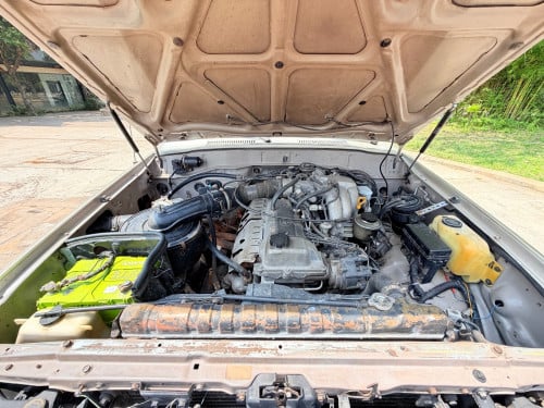 Toyota Land Cruiser 1992 បង់រំលោះបាន២៥ខេត្តក្រុង