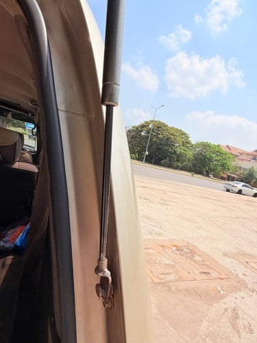 Toyota Land Cruiser 1992 បង់រំលោះបាន២៥ខេត្តក្រុង