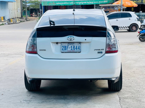 Toyota Prius ឆ្នាំ2004 h Full តម្លៃ មុនចូលឆ្នាំខ្មែរ 9150$
