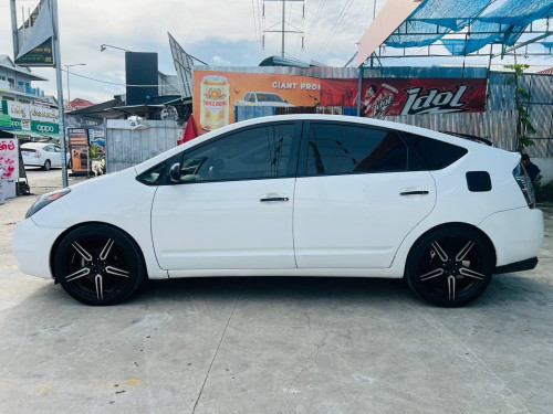 Toyota Prius ឆ្នាំ2004 h Full តម្លៃ មុនចូលឆ្នាំខ្មែរ 9150$