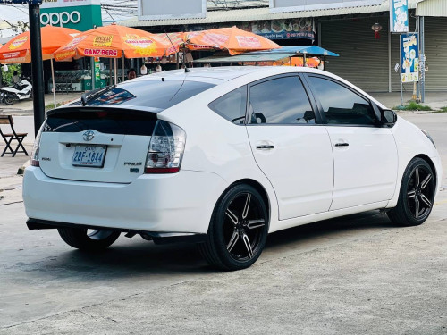 Toyota Prius ឆ្នាំ2004 h Full តម្លៃ មុនចូលឆ្នាំខ្មែរ 9150$