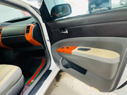 Toyota Prius ឆ្នាំ2004 h Full តម្លៃ មុនចូលឆ្នាំខ្មែរ 9150$