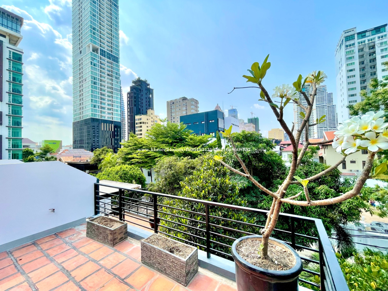 Great studio in villa with pool in BKK1