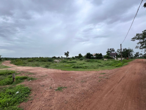 ដីភូមិលក់