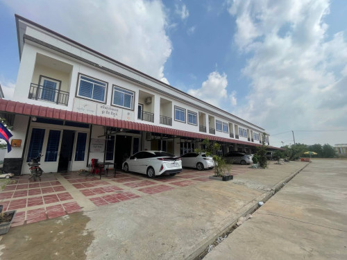 ផ្ទះល្វែងក្នុងទីប្រជុំជនស្វាយអន្ទរលក់បន្ទាន់ មាន៤ល្វែង
