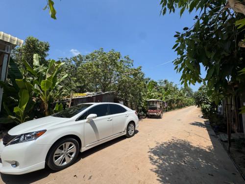 ដីលក់បន្ទាន់ ជិតសាលាសង្កាត់ព្រែកថី ក្រុងស្អាង ប្រលានថ្មី ប្លង់រឹង
