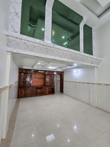 ផ្ទះអាជីវកម្មក្បែរអង់តែនទួលគោក