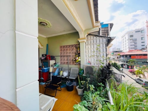 ផ្ទះលក់បន្ទាន់នៅបឹងកេងកង2តំបន់ទីប្រជុំជន់ងាយស្រួលលក់ដូរ