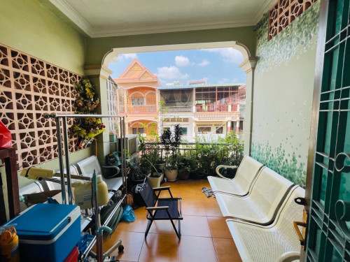 ផ្ទះលក់បន្ទាន់នៅបឹងកេងកង2តំបន់ទីប្រជុំជន់ងាយស្រួលលក់ដូរ