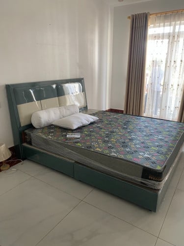 ឈុតគ្រែថ្មី + ពូកមួយទឹក 1.8m​ Bed + Mattress Set