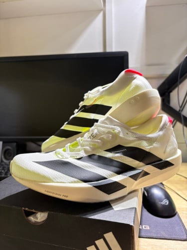 ស្បែកជើងកីឡា ថ្មី 100% size 38.5 original លក់ក្មុងតំលៃពិសេស (ព្រោះទិញមកខុសsize)