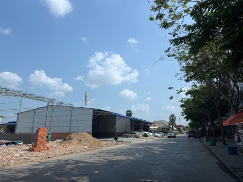 ឃ្លាំង 10x20m សម្រាប់ជួល ជិតឈូកមាស
