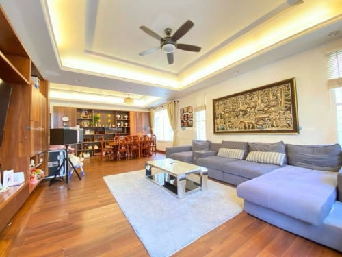 វីឡាទោលលក់បន្ទាន់ក្នុងបុរីម៉ូនថោន (borey moon town)