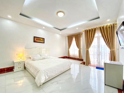 ឈុតគ្រែ Classic + តុរក្បាលគ្រែ Classic Bed Set + Bedside Table