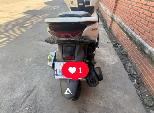 ម៉ូតូលក់ Honda PCX 2018 ជប៉ុន 125CC តម្លៃ 2200$ ចរចា
