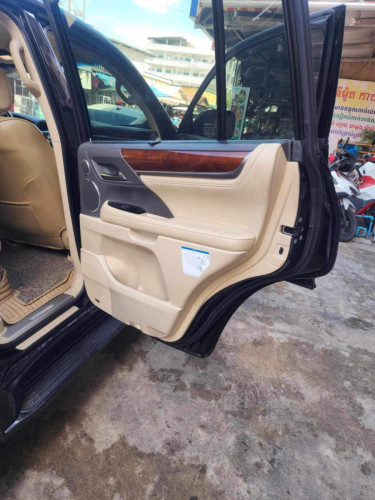 លក់Lx570/18:111000$តវ៉ាបាន