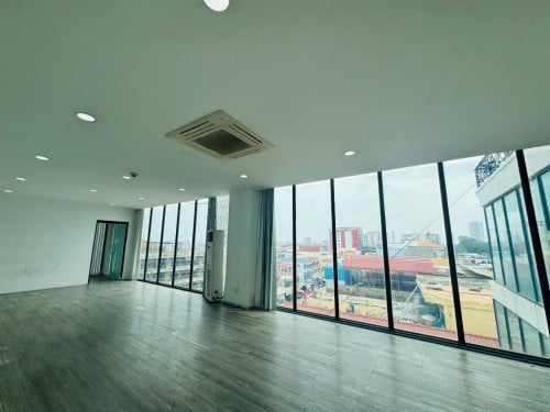 ការិយាល័យសម្រាប់ជួល_ Office Space for Rent Daun Penh_65sqm_$585/month
