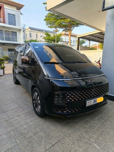 ឡានប្រើផ្ទាល់Staria 2024