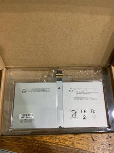 ថ្ម Surface Pro 4
