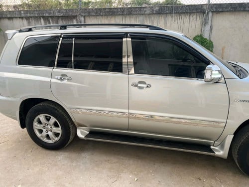 ឡានលក់toyota Highlander 2003P2V6 Limited ឡានស្អាតនៅថ្មីសំបក កង់ថ្មីៗ តំលៃ15500ចរចា