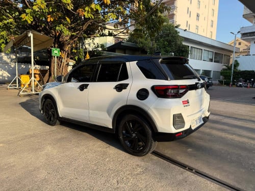 023 Toyota Raize ដំបូលខ្មៅ តម្លៃទន់ៗមកមុខបានមុន!