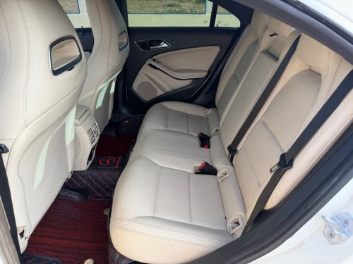 2014 Mercedes CLA 250 បេីកដំបូល​ ម្ចាស់ដេីម​ទី1