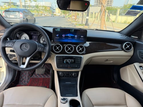 2014 Mercedes CLA 250 បេីកដំបូល​ ម្ចាស់ដេីម​ទី1